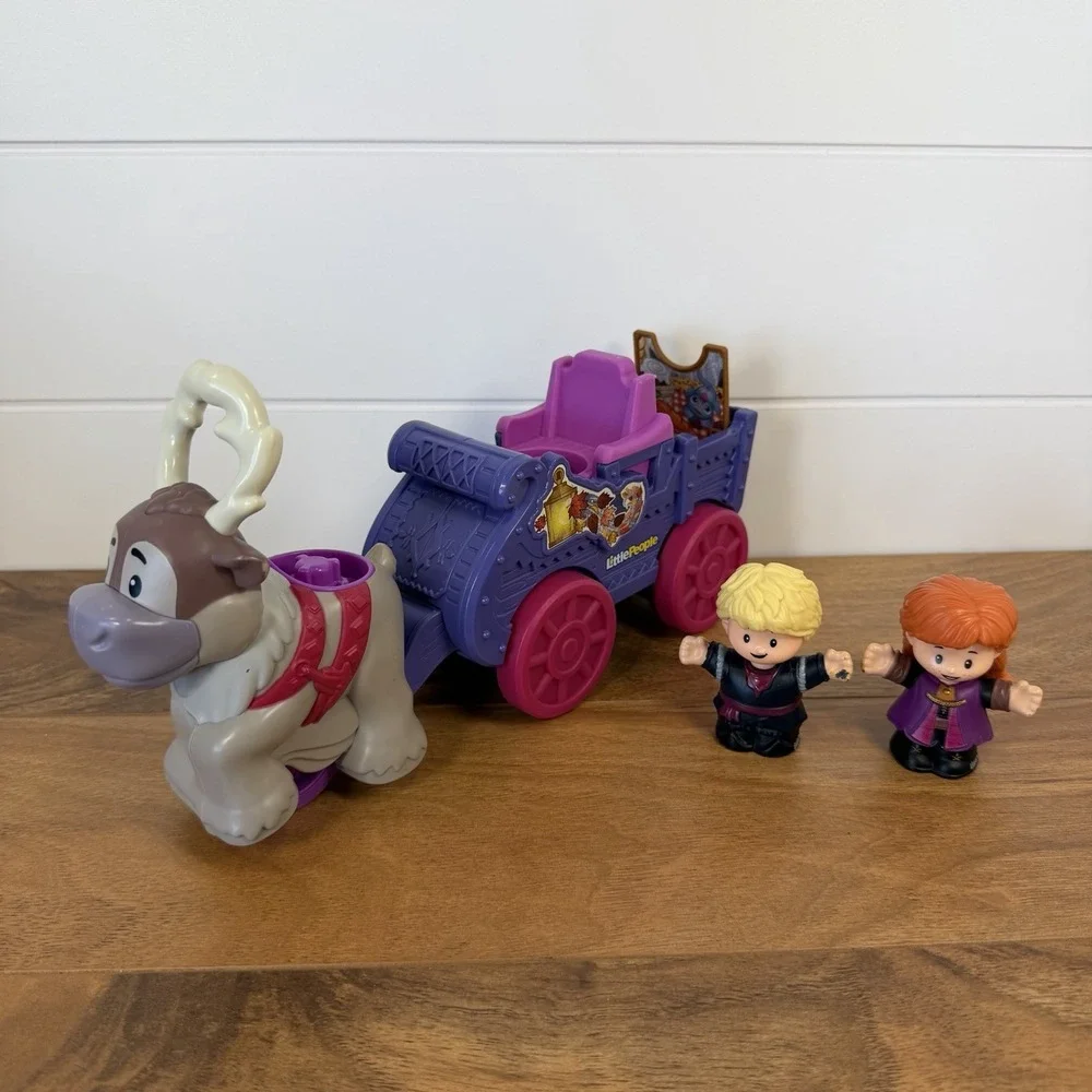 Fisher Price Little People Disney Frozen 2 Anna & Kristoff's Wagon Push-Along
